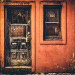 Når facaden taler: Sådan bruger du butiksfronten til at lokke kunder ind