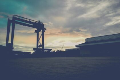 Containerudlejning gjort simpelt: Den ultimative guide til Nemboks